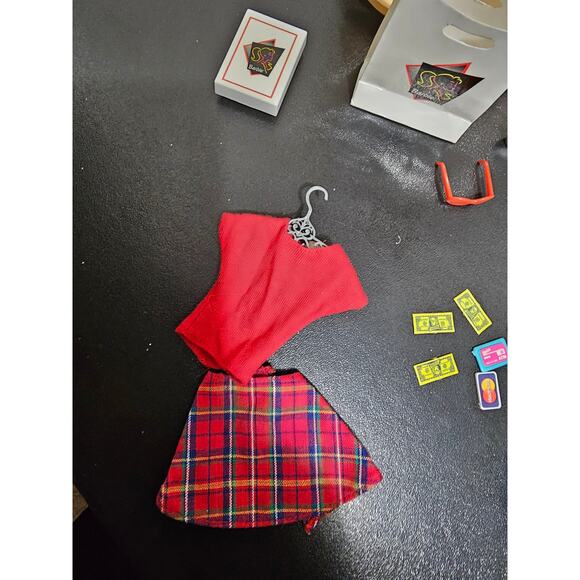 Vintage 1997 Cool Shoppin' Barbie - Picture 13 of 15